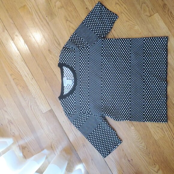 Carmen Marc Valvo Womens knit black and white pullover top (size M, runs small). - Picture 12 of 15